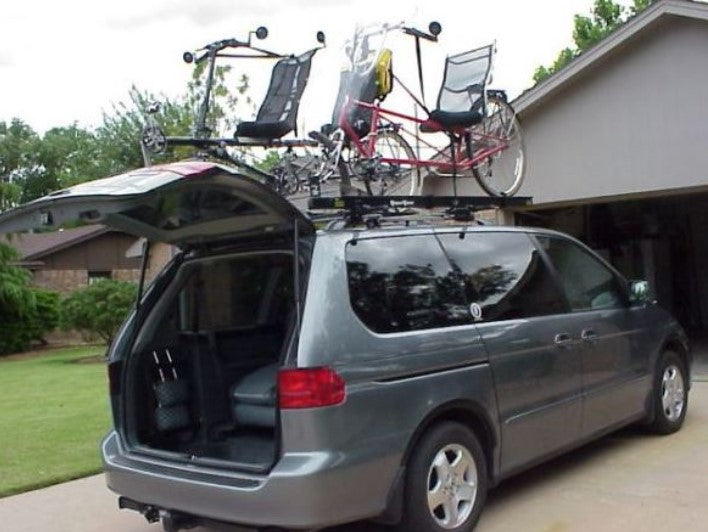 Atoc Tandem Topper Pivot Auto Rack TT-084 on top of mini van