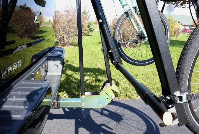 Draftmaster Auto Rack HR-2T Trike - 2" Hitch Upclose image of hitch