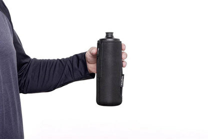 Fidlock Thermo Sleeve Black 600ml wrapped around Fidlock 600 ml bottle studio image