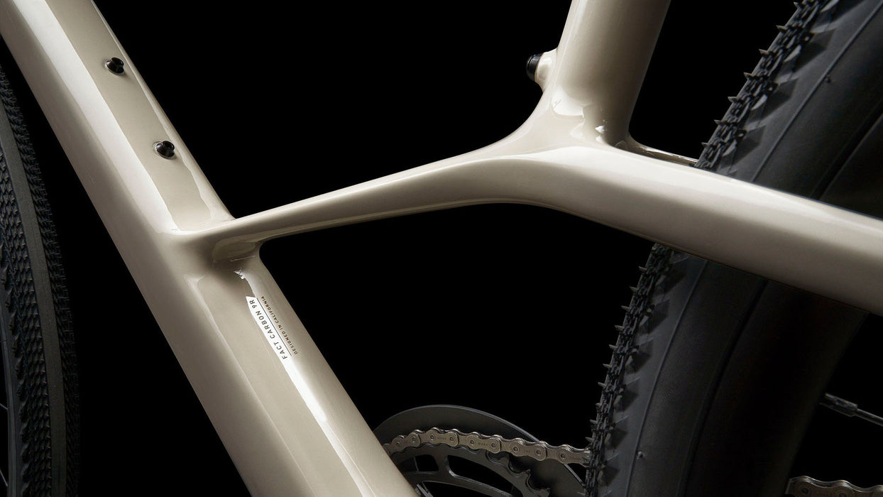 Specialized Sirrus X 5.0 Cross Hybrid Bicycle Gloss White Mountains/Gunmetal frame closeup view