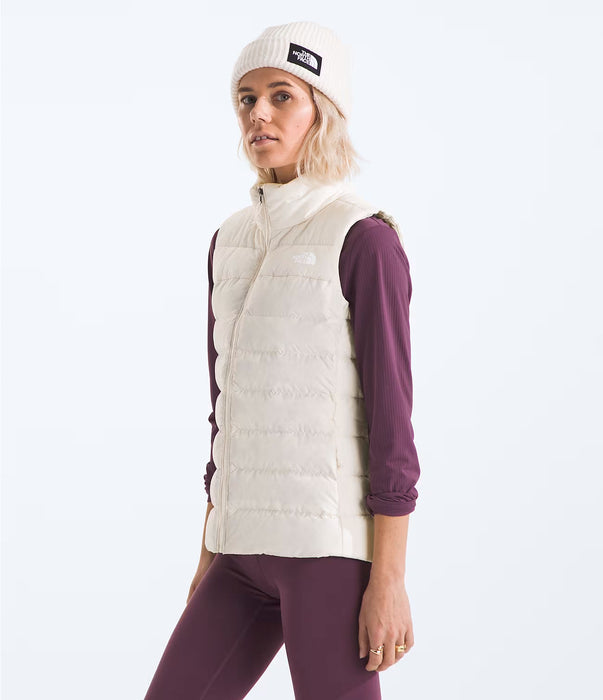 The North Face Women's Aconcagua 3 Vest White Dune, studio front quarter view