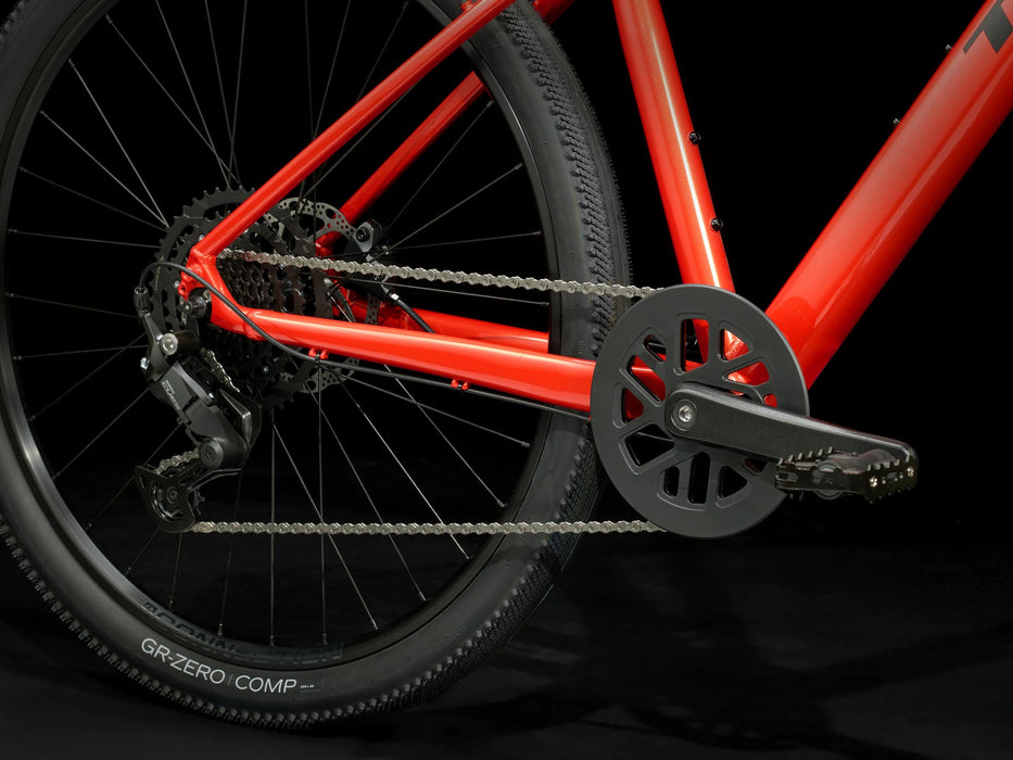 Trek Dual Sport 2 Gen 5 Lava Red, studio drivetrain view