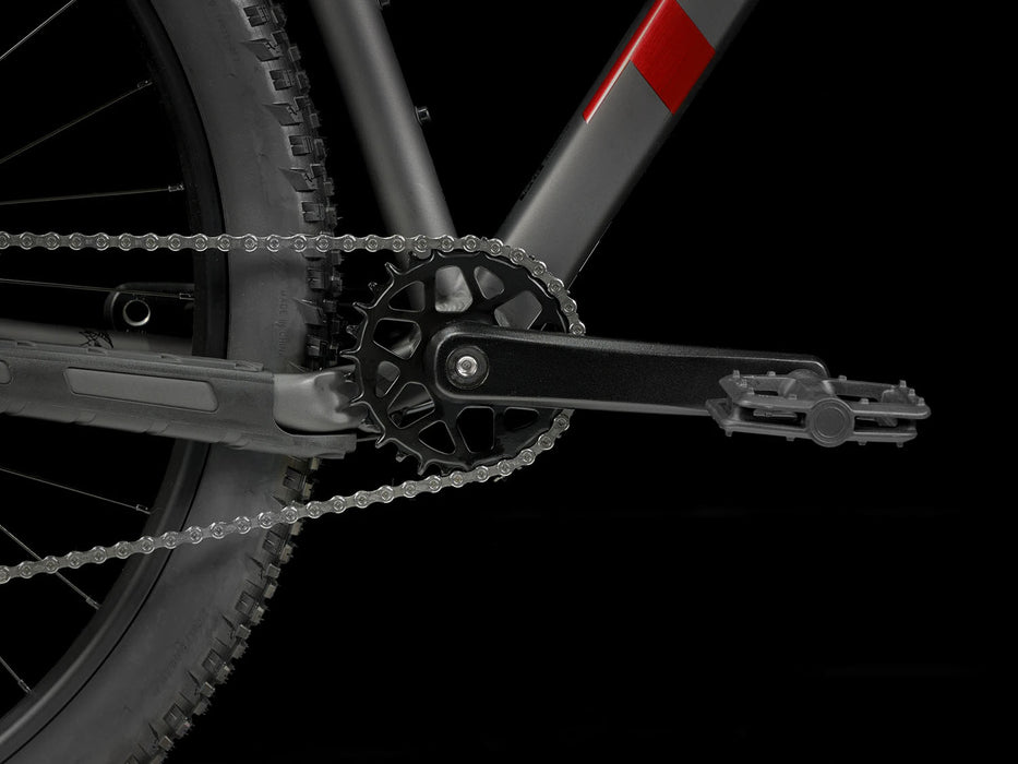 Trek Marlin 5 Gen 3 Matte Black, studio crankset detail view