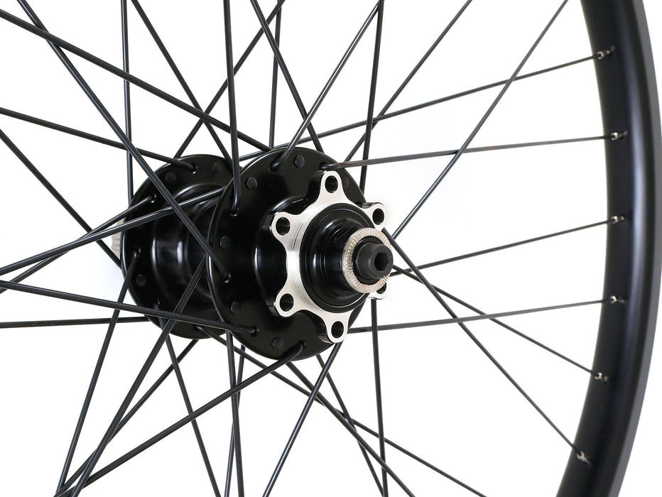 Velocity Cliffhanger 26" 559mm NMSW Black 36h Black Spokes & Silver Nips Standard 135mm Rear Disc Wheel, studio disc bolt pattern detail view