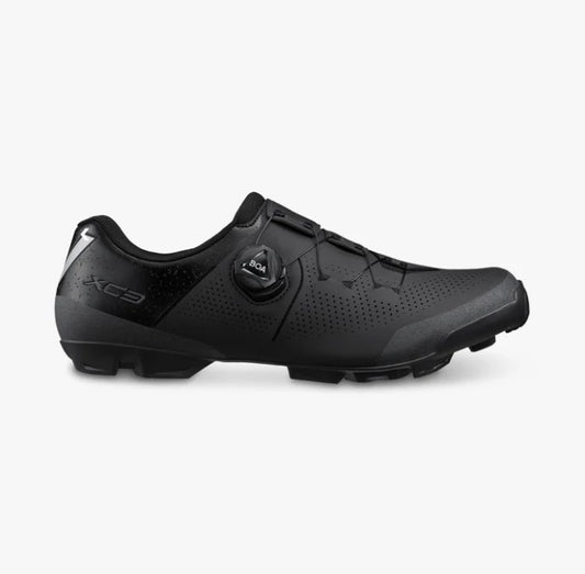 Outside profile view of Boa closure on Black Shimano SH-XC302 cycling shoe on white background.