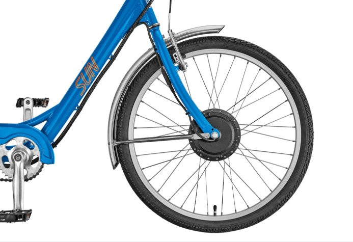 Front view of the hub motor on blue Sun E350-B1 Electric tricycle with a black basket on a white background.