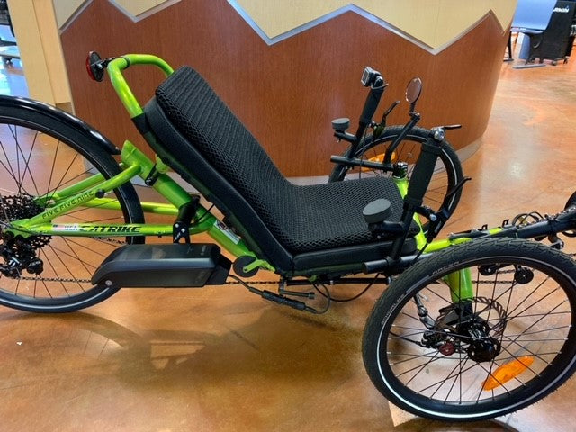 Ventisit Catrike / HP Velotechnik Classic Seat Pad (1031) on a green catrike at the Hostel Shoppe.