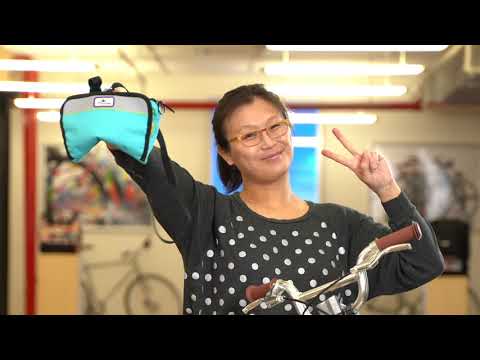 Po Campo product video about Speedy Handlebar bag on YouTube.