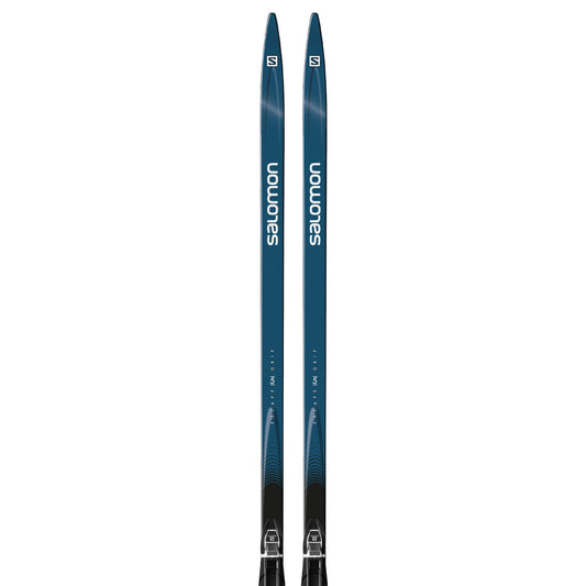 An image of the tips of a pair of Salomon Escape 5 Grip XC Skis with Prolink Access Bindings with a blue and white design against a white background.